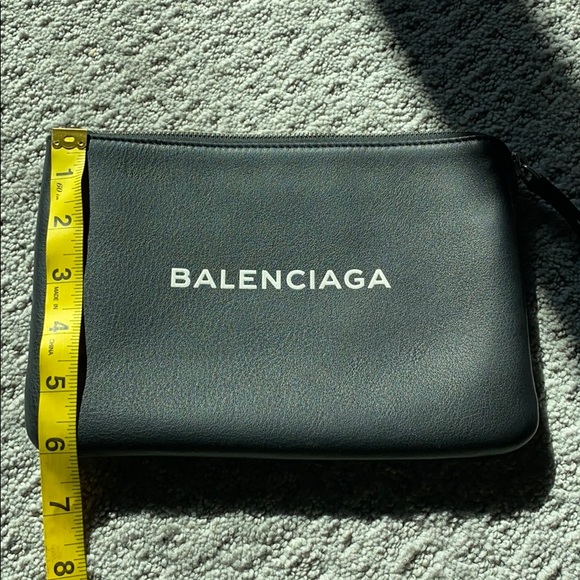 Authentic balenciaga calf skin pouch - Picture 2 of 7